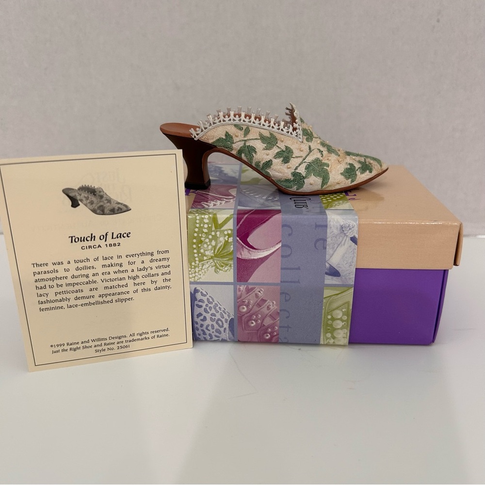 Just The Right Shoe "Touch Of Lace"